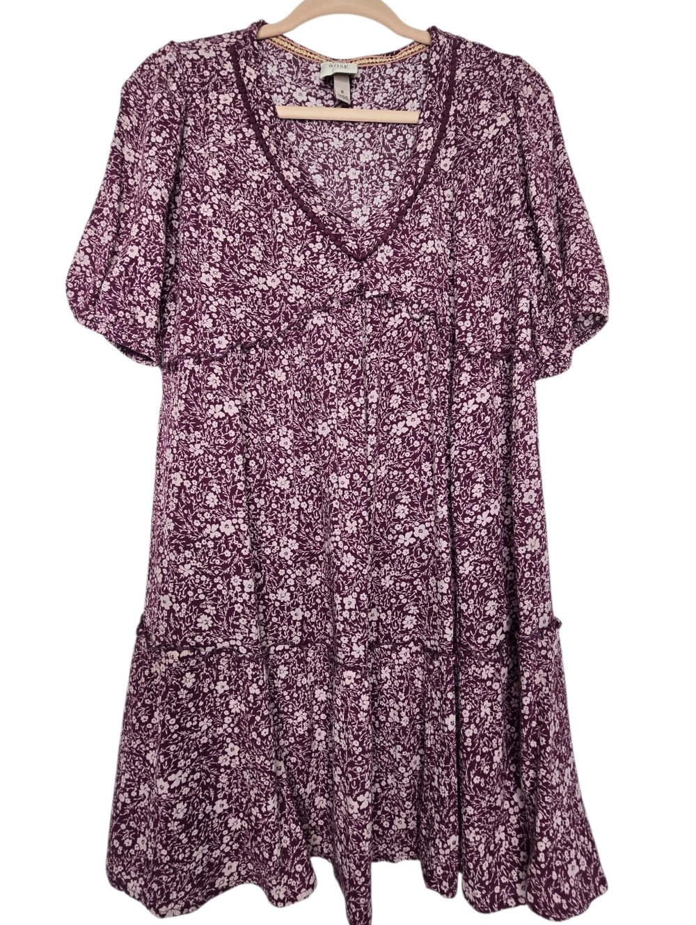 Knox Rose purple floral mini dress features a V-neckline and tiered skirt design